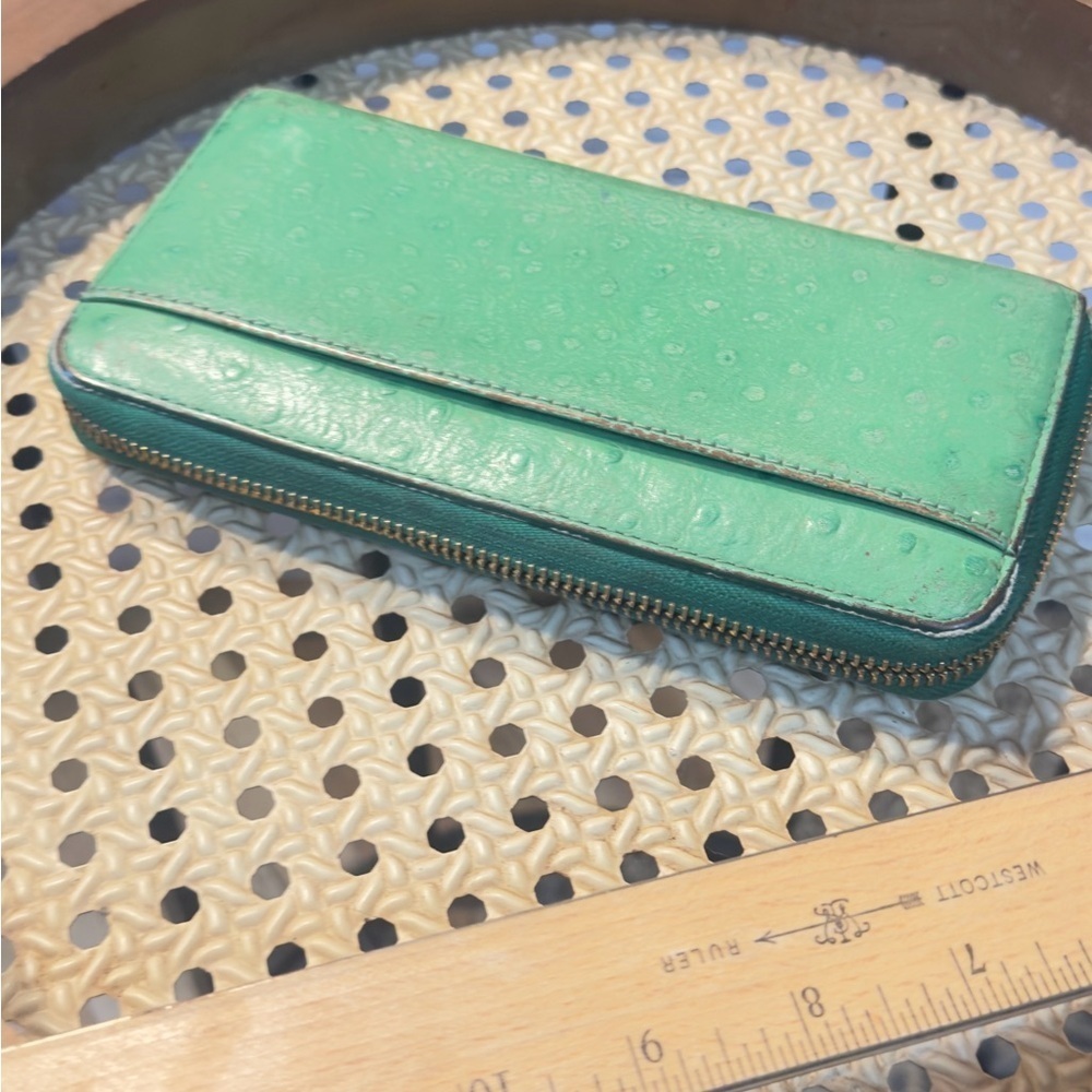 Kate Spade Kelly Green Ostrich Leather wallet - Picture 3 of 10